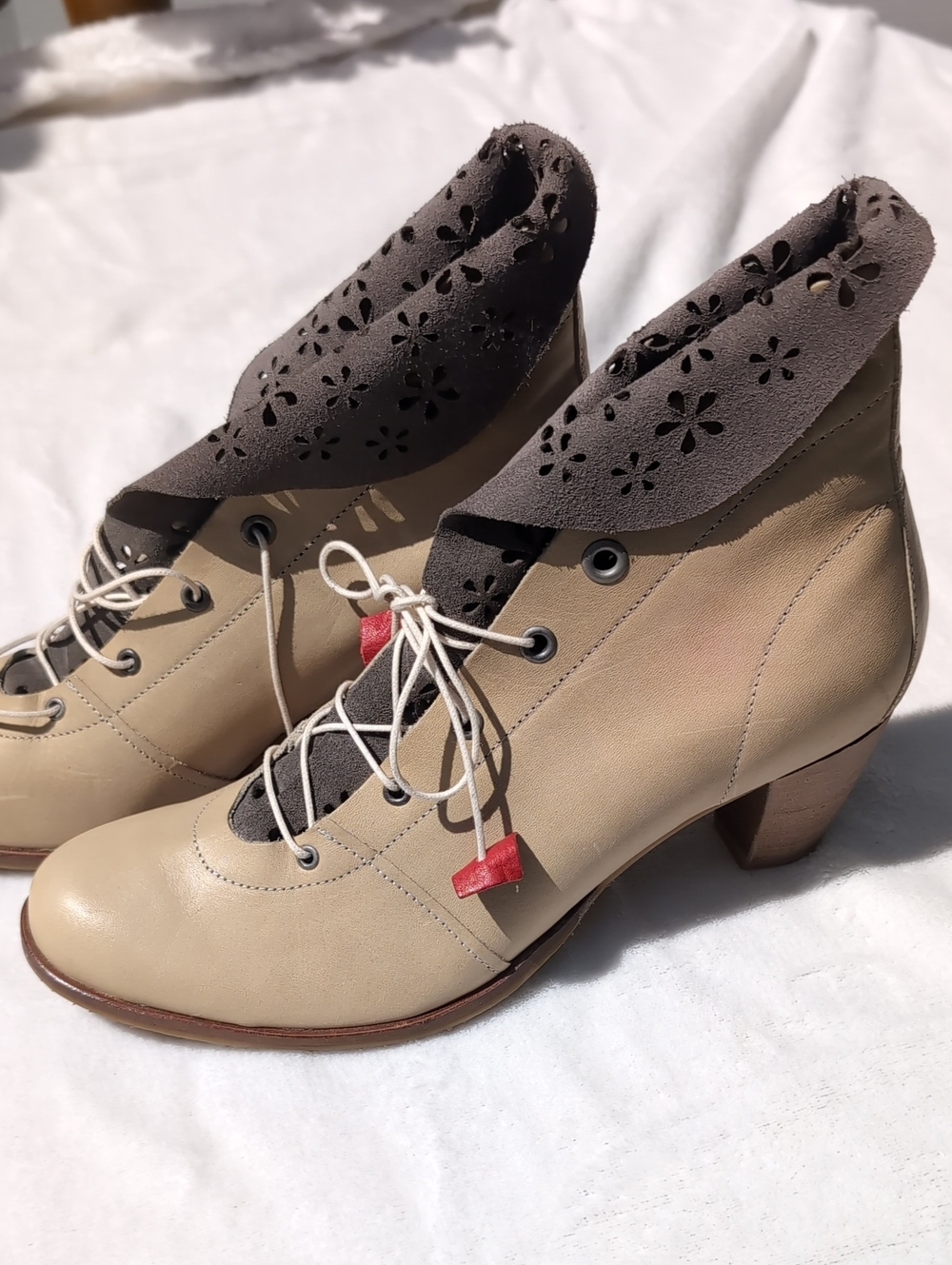 Women's Lace-Up Ankle Boots in Beige with Gray Cuff